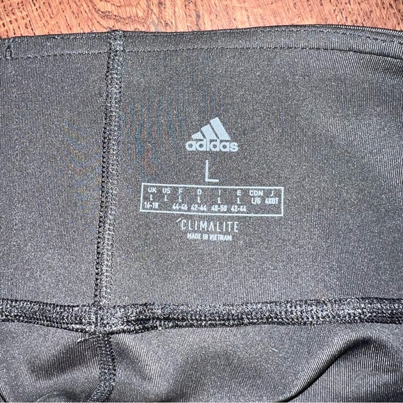 ADIDAS Climalite Athletic work out 3/4 leggings. Black with 3 pink stripe - Picture 6 of 9